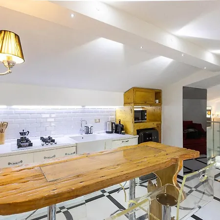 Star By In Appartement *