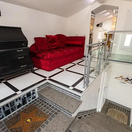 Star By In Appartement